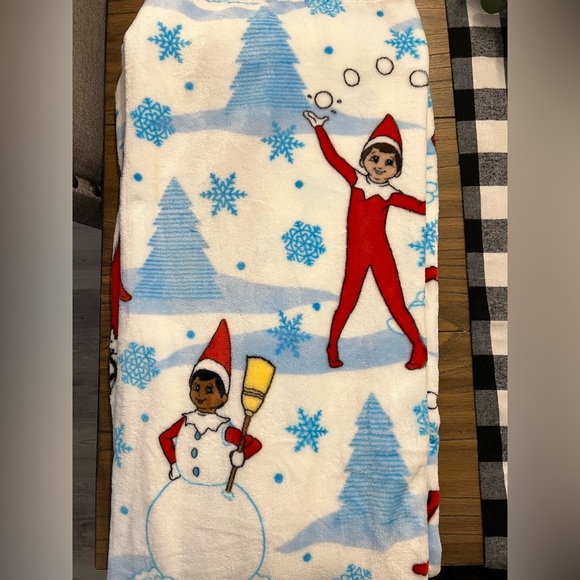 Elf On The Shelf Blanket - Picture 3 of 4